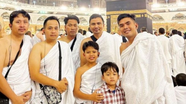 Potret Farel Prayoga Umrah di Bulan Ramadan (Instagram/@farel.oslo)