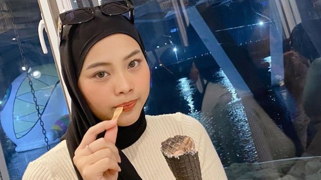 Klarifikasi Selebgram Valeria Thea yang Minta Steak 5 Tumpuk Malah Dicibir Publik