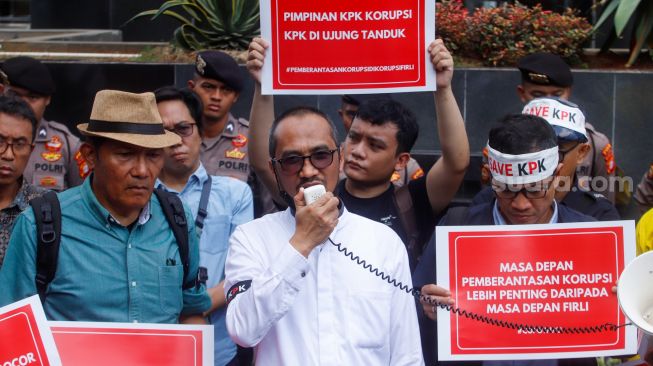 Jabatan Pimpinan jadi 5 Tahun, Abraham Samad: Semakin Pertegas KPK Bukan Lembaga Independen!