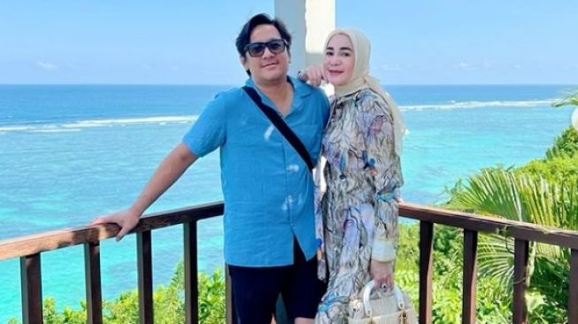 Istri Andre Taulany Diduga Lepas Hijab: Kalau Belum Siap, Enggak Usah Dipake!