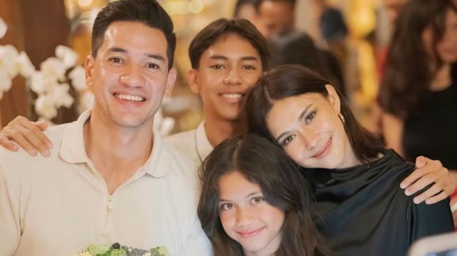 Nana Mirdad Rayakan Ulang Tahun ke-38 Tahun (Instagram/@nanamirdad_ )