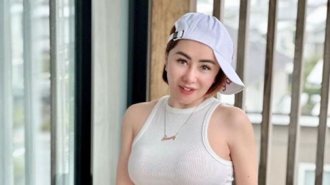 Artis Jalani Operasi Hidung (Instagram/@femmypermatasari)