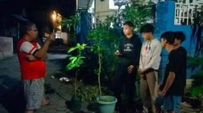 Nekat! Sejumlah Anggota Geng Pemuda Lakukan Aksi Vandalisme di Rumah Mantan Kabid Humas Polda DIY