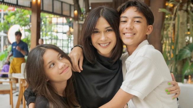 Nana Mirdad Rayakan Ulang Tahun ke-38 Tahun (Instagram/@nanamirdad_ )