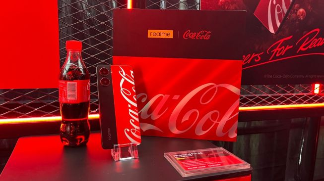 Realme 10 Pro 5G Cola Cola Edition resmi diluncurkan di Indonesia pada Selasa (11/4/2023). [Indonesia/Dicky Prastya]