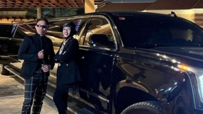 Ibu Atta Halilintar Pamer Mobil Limousine, Komentar Kepo Kiky Saputri Disorot