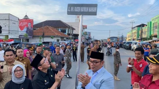Jalan Cikarang-Cibarusah Resmi Berganti Jadi Jalan KH. Raden Ma'mun Nawawi