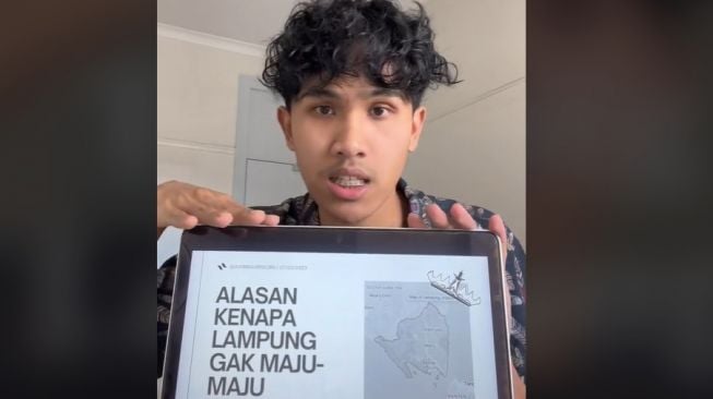 Tiktoker Awbimax bongkar alasan Lampung tidak maju-maju. (TikTok/ awbimaxreborn)