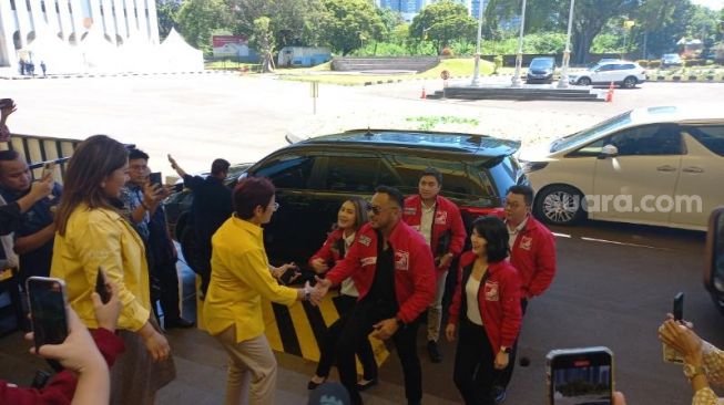 Bahas Koalisi Besar, Giring Boyong Jajaran PSI Sambangi Markas Golkar Temui Airlangga