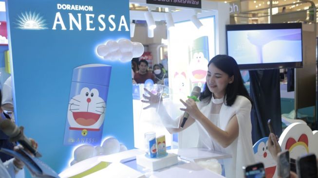 Anessa, berkolaborasi dengan Doraemon, karakter kartun populer asal Jepang,  meluncurkan tabir surya bertema "Shine Infinitely". (Foto: Dok. Istimewa)