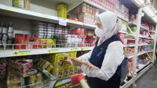 Temukan Makanan Dibungkus Tidak Higienis, BBPOM DIY Minta Supermarket Perbaiki Kemasan