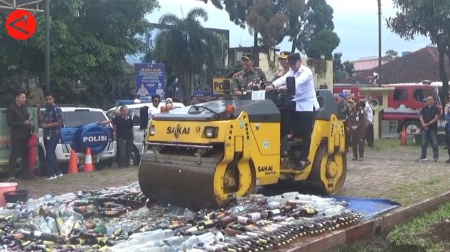 Polresta Bogor Kota Musnahkan Barang Bukti hasil Razia Ramadhan, Ada Ribuan Miras dan Petasan