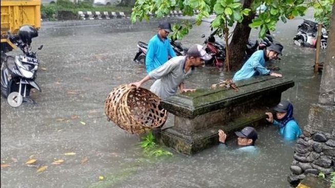 Hujan Seharian, Denpasar Dikepung Banjir