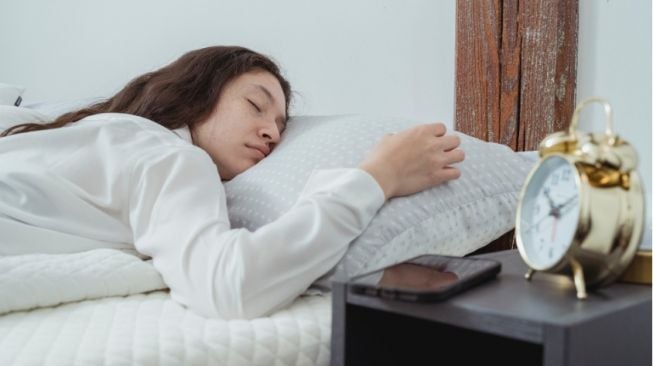 Suka Menunda Tidur? Ini 5 Bahaya bagi Tubuh yang Sering Disepelekan