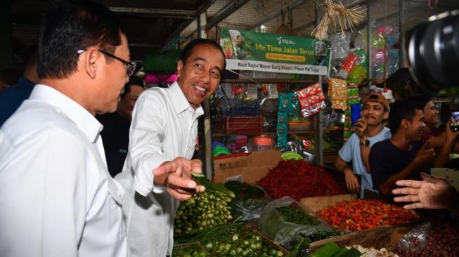 Sepekan Jelang Lebaran, Mardiono Dampingi Presiden Cek Ketersediaan Pangan