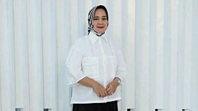 Kunjungan ke Kalimantan Selatan, Istri Gubernur Lampung Kepergok Tenteng Tas Louis Vuitton Seharga Rp 33 Juta