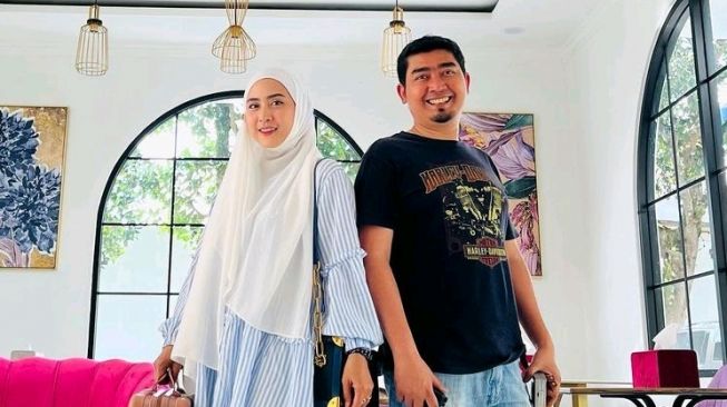 Artis Nikah Taaruf (Instagram/@apriljasmine85)