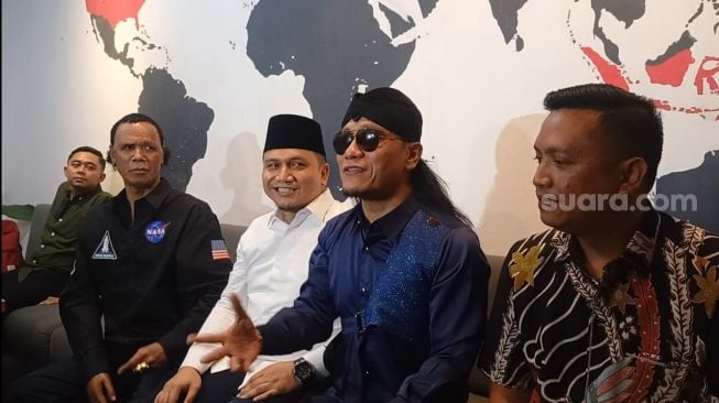 Gus Miftah Tak Tahu Uang Amal dari Wahyu Kenzo Ternyata Hasil Menipu, Bagaimana Hukumnya di Islam?