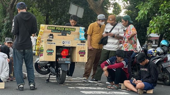 Cara Unik Volta Kenalkan Motor Listrik, Mulai dari Bagi-bagi Wifi Gratis Sampai Isi Daya HP