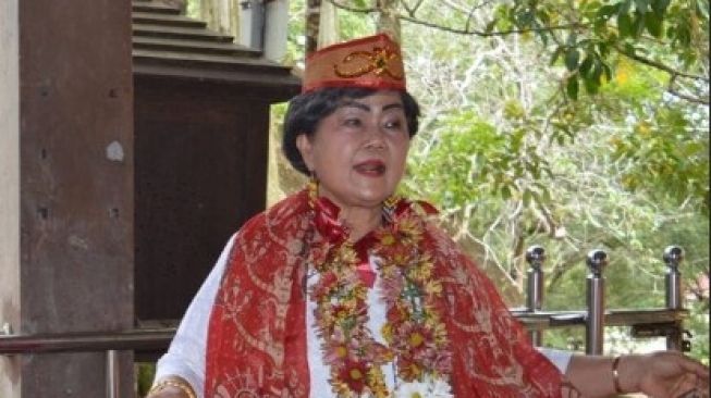 Mengenal Nyelong Inga Simon, Sosok Perempuan Dayak Tradisional dan Juga Akademisi yang Jadi Ketua LPDN