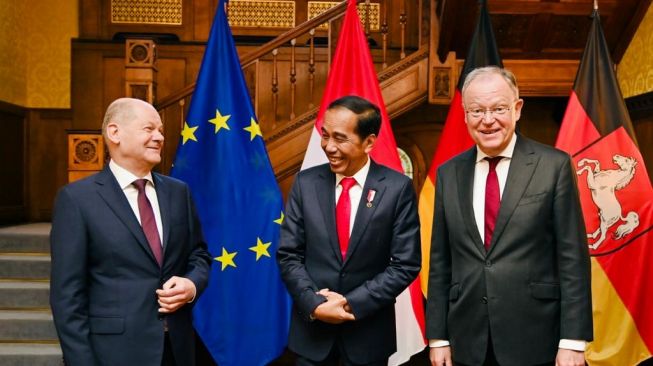 Presiden Joko Widodo atau Jokowi melakukan pertemuan dengan Kanselir Jerman Olaf Scholz di Guesthouse Lower Saxony, Hannover, Jerman, Senin (17/4/2023). (Laily Rachev - Biro Pers Sekretariat Presiden)