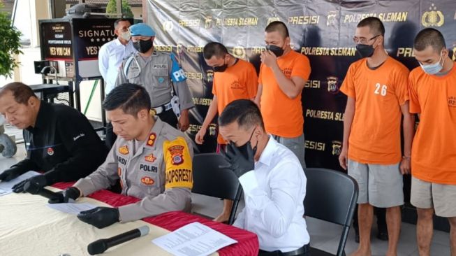 Prostitusi Anak Terungkap di Sleman, Korban Ditawarkan Lewat MiChat Seharga Rp250 Ribu