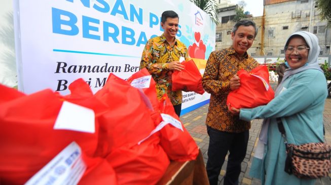 BTN Bagi-bagi Ratusan Paket Sembako di Wilayah Jabodetabek