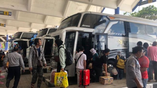 Penumpang di Terminal Mengwi Masih Didominasi Keberangkatan