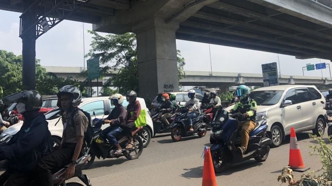 H-3 Lebaran, Pemudik Diprediksi Padati Jalan Kalimalang Malam Ini