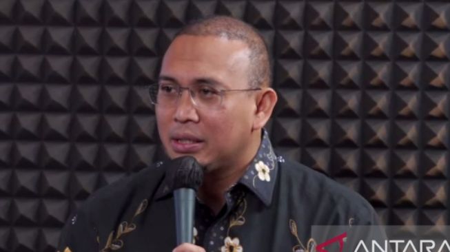 Tangkapan layar - Anggota Dewan Pembina Partai Gerindra Andre Rosiade saat diskusi daring yang digelar Total Politik dengan tema “Dinamika Elektabilitas Capres Menuju 2024” dipantau di Jakarta, Rabu (19/4/2023). (ANTARA/Melalusa Susthira K.)