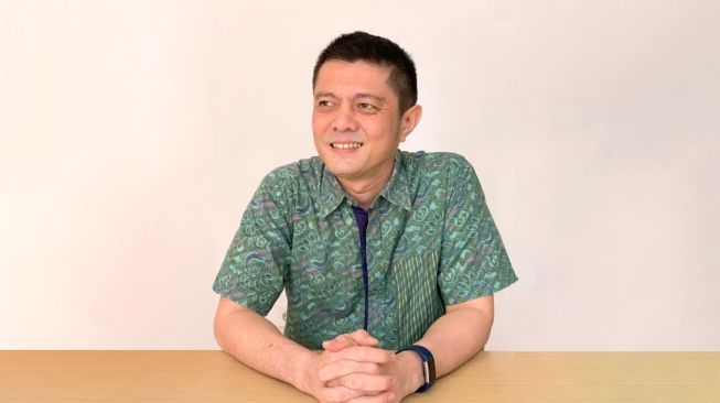Ivan Lanin, Aktivis Standar Bahasa Indonesia. [WhatsApp Indonesia]