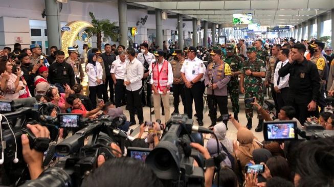 H-3 Lebaran, 19 Ribu Pemudik Berangkat dari Stasiun Pasar Senen, Kapolri: Mungkin Bisa Naik Sampai H+2 Lebaran