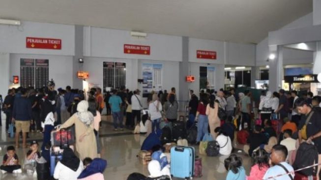 Terus Meningkat, Ribuan Pemudik Padati Pelabuhan Ferry Domestik Telagapunggur Batam