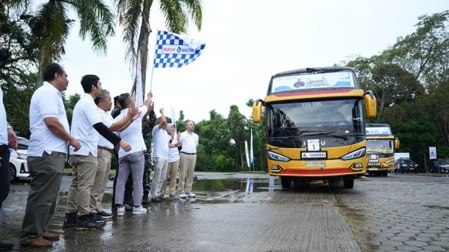 Pupuk Kaltim Berangkatkan 200 Pemudik dari Bontang dan Samarinda