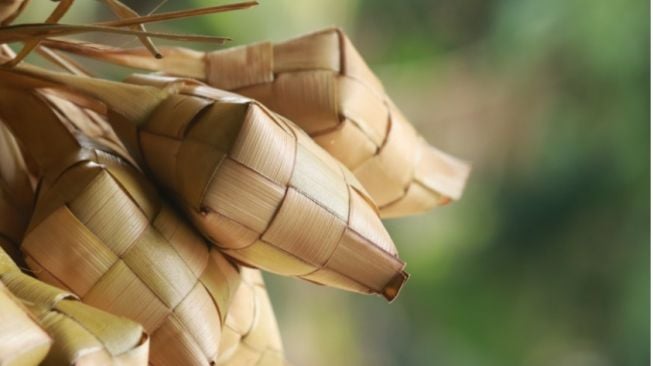 4 Daftar Kudapan Lezat Khas Nusantara dengan Ketupat, Patut Kamu Coba!