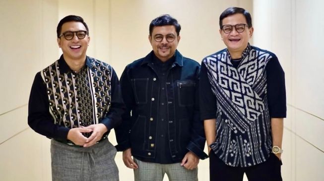 Potret Kenangan Carlo Saba bersama Kahitna (Instagram/@carlo_saba)