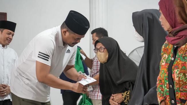 Bobby Nasution Distribusikan Zakat ASN Pemkot Medan kepada Ribuan Warga Kurang Mampu