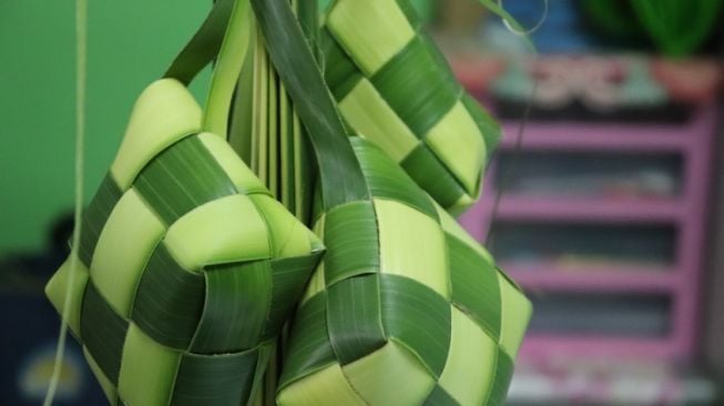 Asal-Usul Ketupat Lebaran, Cocokologi Mana yang Anda Percaya?