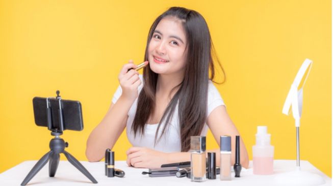 6 Tips Makeup supaya Wajah Glowing di Hari Lebaran, Kamu Wajib Coba Nih!