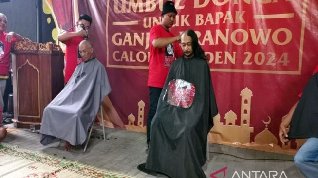 Syukuran Ganjar Pranowo Capres PDIP, Warga Sukoharjo Gelar Aksi Cukur Gundul