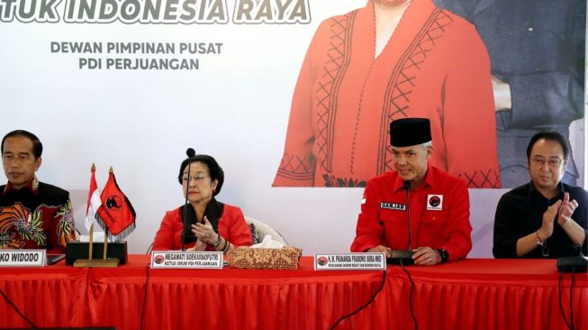 Ketua Umum PDIP Megawati Soekarnoputri resmi menunjuk Ganjar Pranowo sebagai capres dari PDIP pada Jumat (21/4/2023). (Foto dok. PDIP)