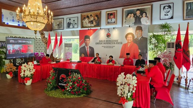 Ketua Umum PDIP Megawati Soekarnoputri resmi menunjuk Ganjar Pranowo sebagai capres dari PDIP pada Jumat (21/4/2023). (Foto dok. PDIP)