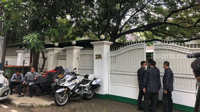 Lebaran Hari Pertama, Satu Per Satu Elite PDIP Sambangi Rumah Megawati di Teuku Umar