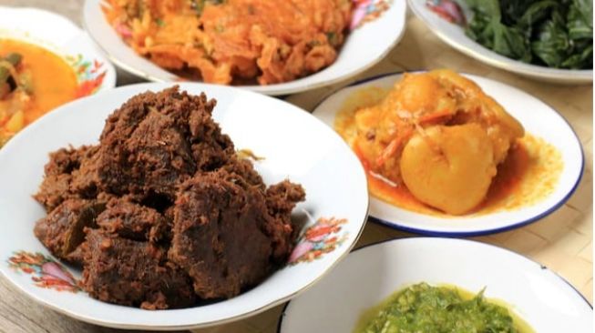 Jangan Kalap, Ini 5 Akibat Terlalu Banyak Mengonsumsi Makanan Bersantan