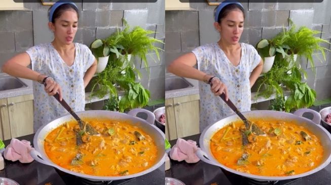 Potret Ussy Sulistiawaty Masak Besar saat Lebaran (Instagram/@ussypratama)