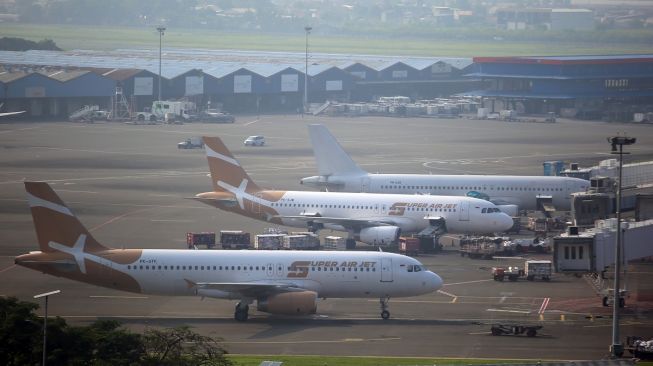 Sejumlah pesawat maskapai Super Air Jet di bandara Soekarno-Hatta, Tangerang, Banten pada 19 April 2023. [Antara]