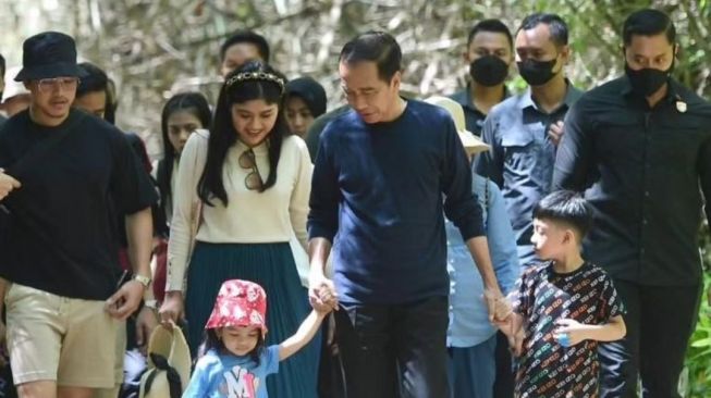 Keluarga Presiden Joko Widodo di Labuan Bajo (Instagram/@jokowi)