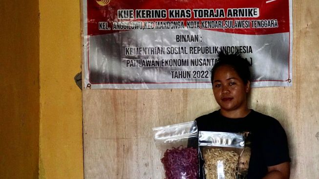 Cerita Pemilik Usaha Kripik di Kendari Berhasil Bangkit Berkat Bantuan PENA Kemensos