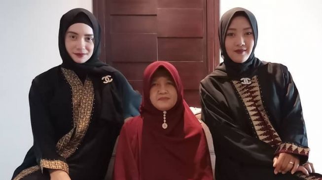 Potret Putri Anne dan Kakak Arya Saloka (Instagram/@pramesti.pramaiswara)