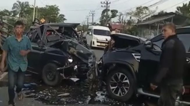 Tabrakan Maut Fortuner dengan L300 di Aceh Timur,  5 Orang Meninggal Dunia